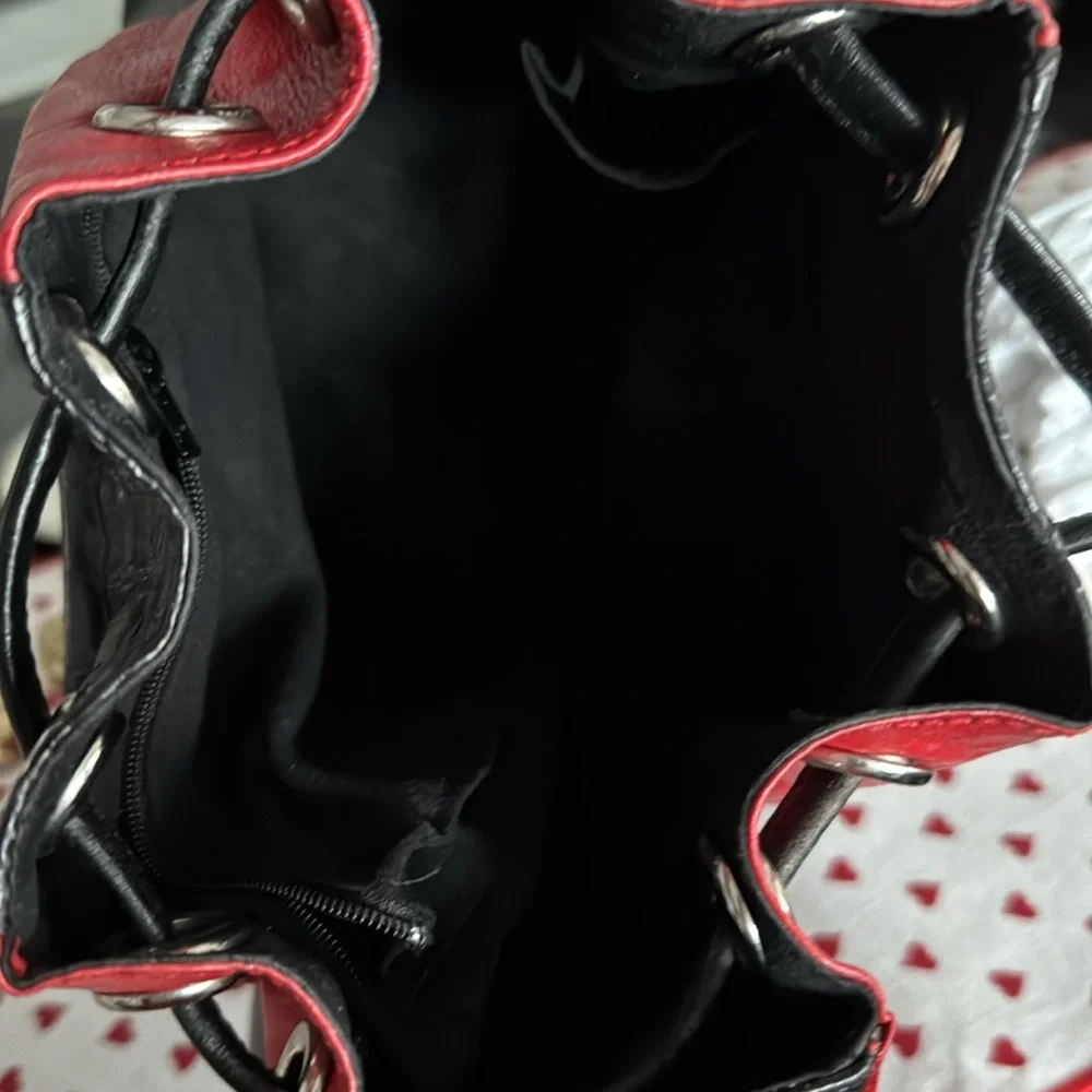 Black and red purse. New in bag from South Africa. - Picture 7 of 9